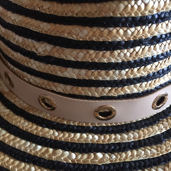 Beautiful Fedora Hat - Picture 5 of 6